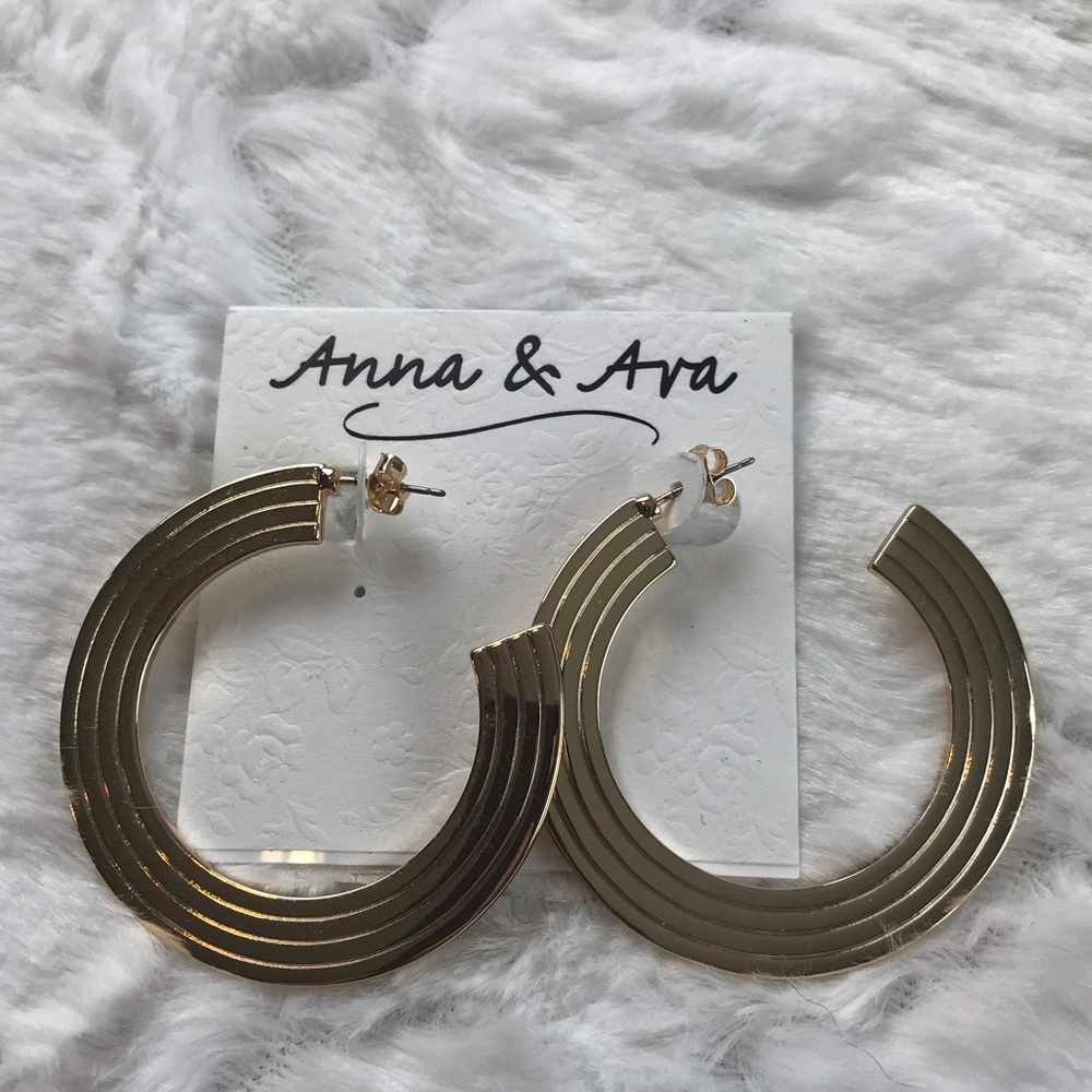 Anna & Ava Gold Hoop Earrings•NWT